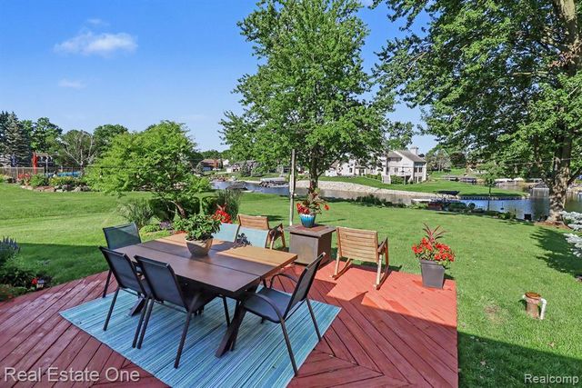 310 Pine Tree Rd Road, Lake Orion, MI 48362