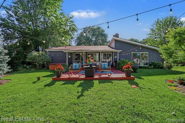 310 Pine Tree Rd Road, Lake Orion, MI 48362