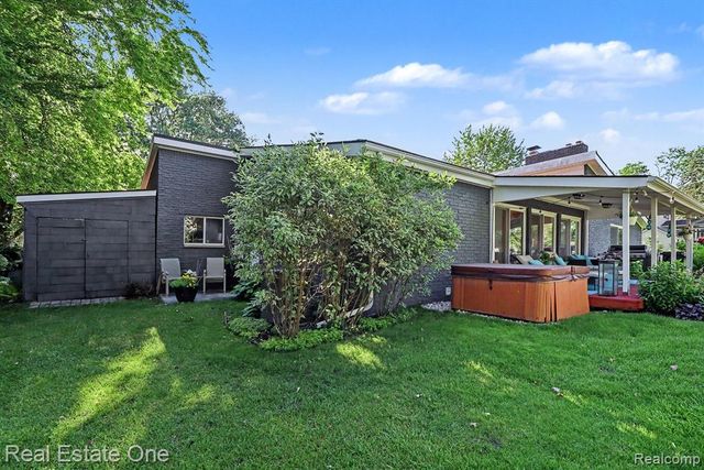 310 Pine Tree Rd Road, Lake Orion, MI 48362