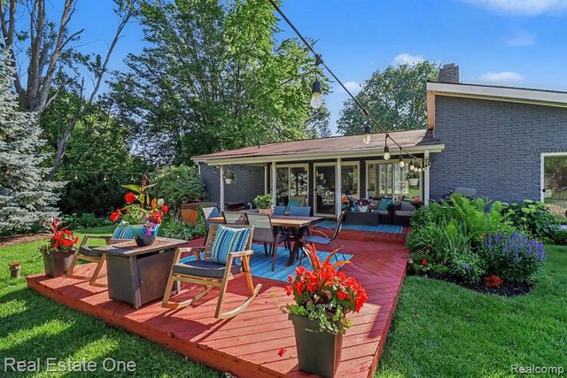310 Pine Tree Rd Road, Lake Orion, MI 48362