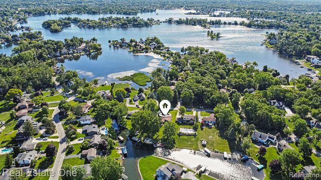 310 Pine Tree Rd Road, Lake Orion, MI 48362