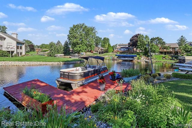 310 Pine Tree Rd Road, Lake Orion, MI 48362