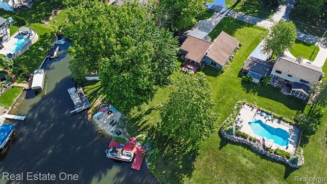 310 Pine Tree Rd Road, Lake Orion, MI 48362