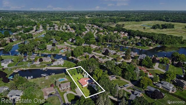 310 Pine Tree Rd Road, Lake Orion, MI 48362