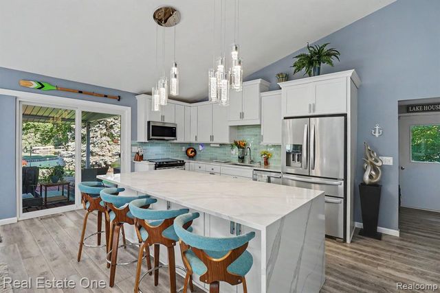 310 Pine Tree Rd Road, Lake Orion, MI 48362