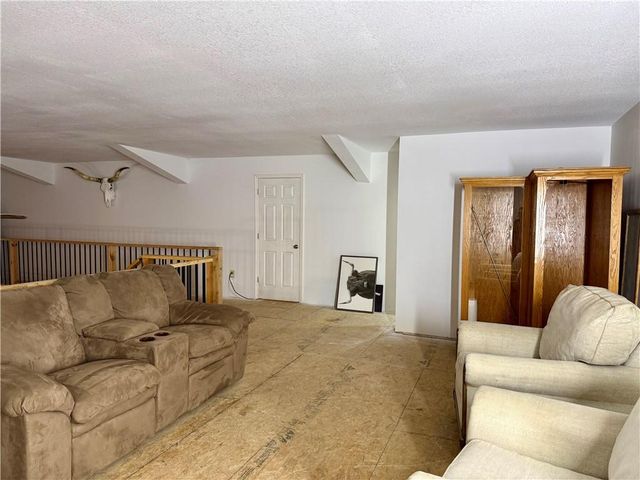 27212 E 307th Street, Harrisonville, MO 64701