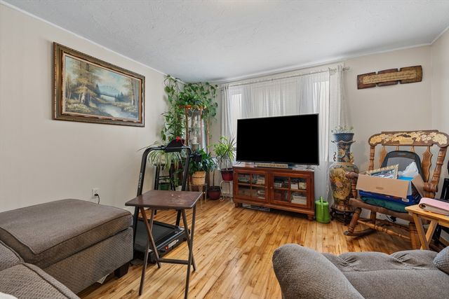 23 Twine Hurst Pl, Southbridge, MA 01550