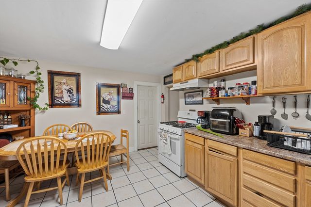 23 Twine Hurst Pl, Southbridge, MA 01550