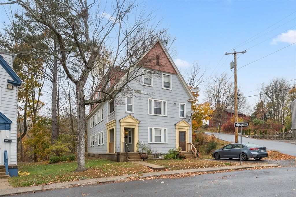 23 Twine Hurst Pl, Southbridge, MA 01550