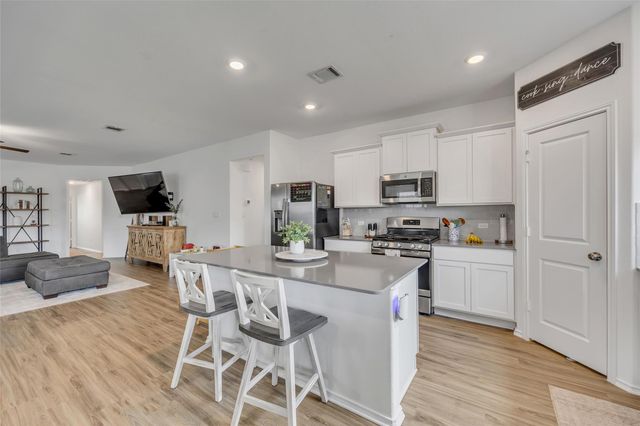 104 Claiborne Wright WAY, Bastrop, TX 78602