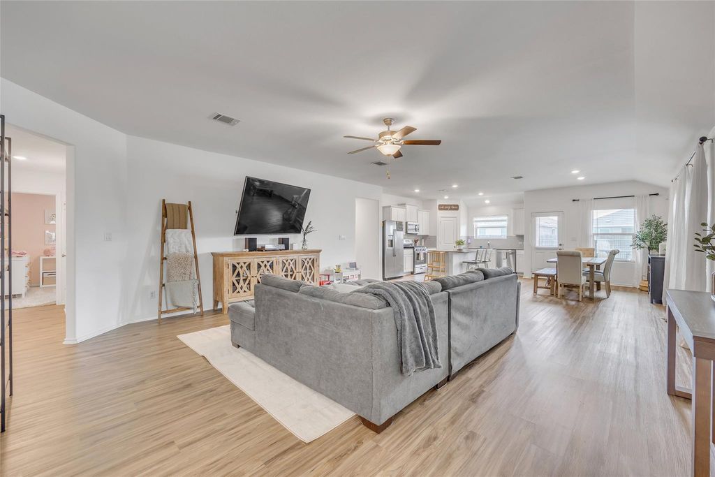 104 Claiborne Wright WAY, Bastrop, TX 78602
