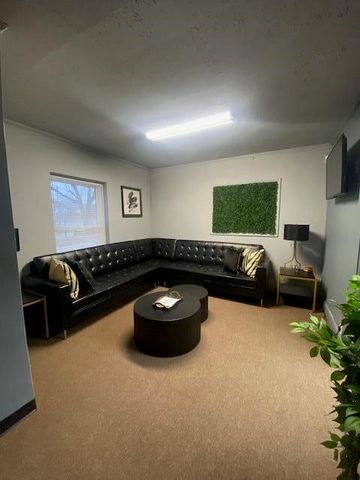 17320 Livernois Ave, Detroit, MI 48221