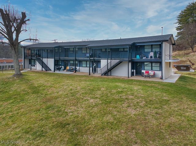 46 Parkway Place, Vienna, WV 26105