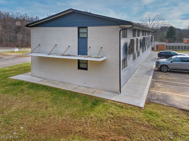 46 Parkway Place, Vienna, WV 26105