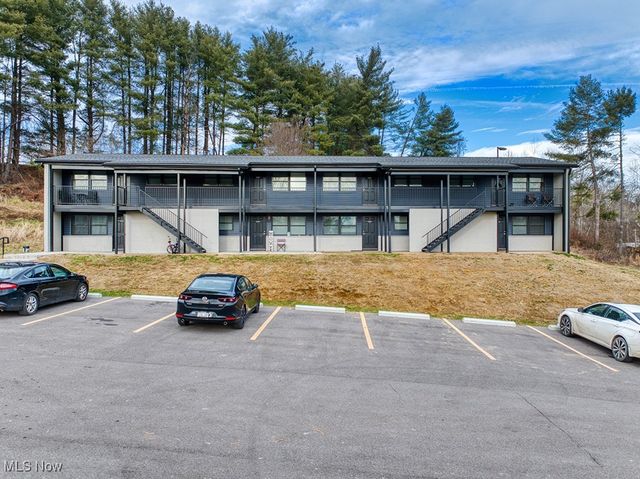 46 Parkway Place, Vienna, WV 26105