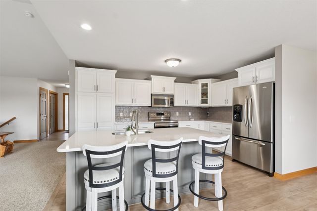 15714 Aurora Avenue, Urbandale, IA 50323