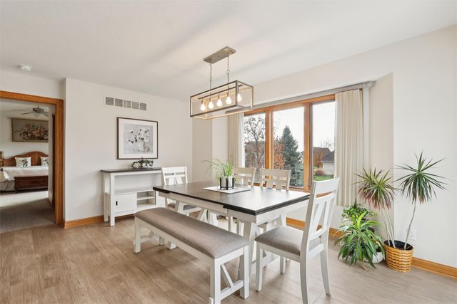 15714 Aurora Avenue, Urbandale, IA 50323