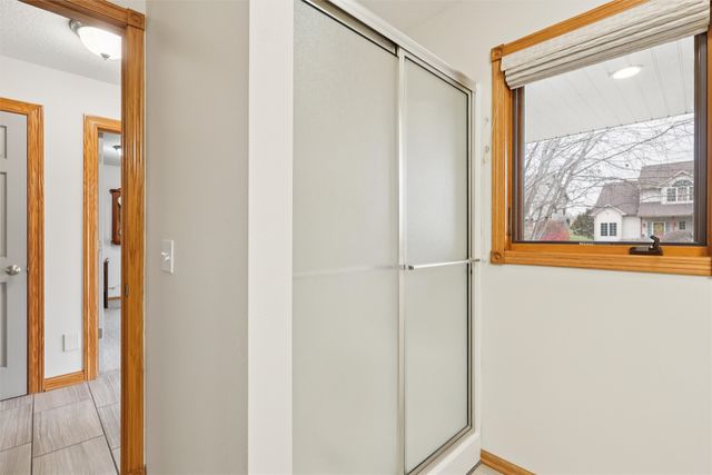 15714 Aurora Avenue, Urbandale, IA 50323