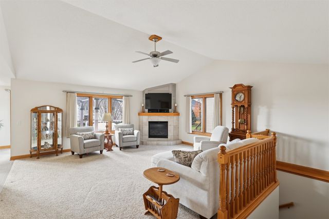 15714 Aurora Avenue, Urbandale, IA 50323