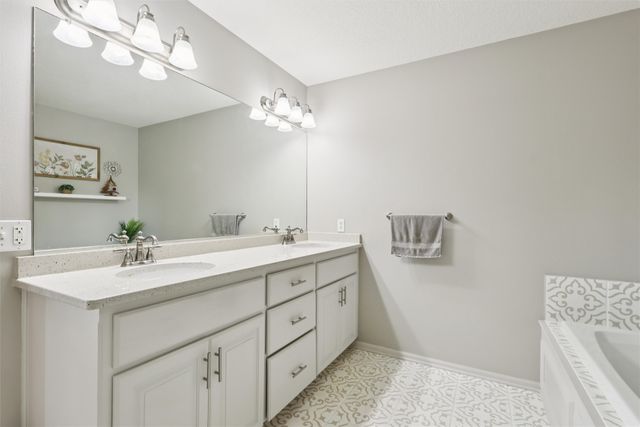 15714 Aurora Avenue, Urbandale, IA 50323