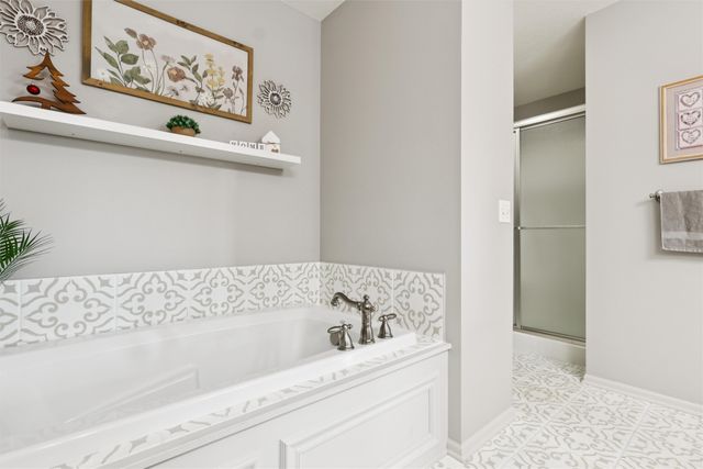 15714 Aurora Avenue, Urbandale, IA 50323