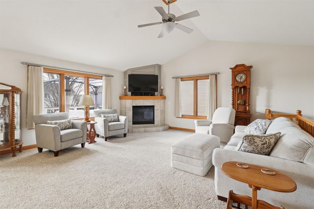 15714 Aurora Avenue, Urbandale, IA 50323