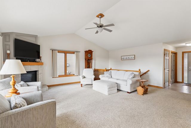 15714 Aurora Avenue, Urbandale, IA 50323