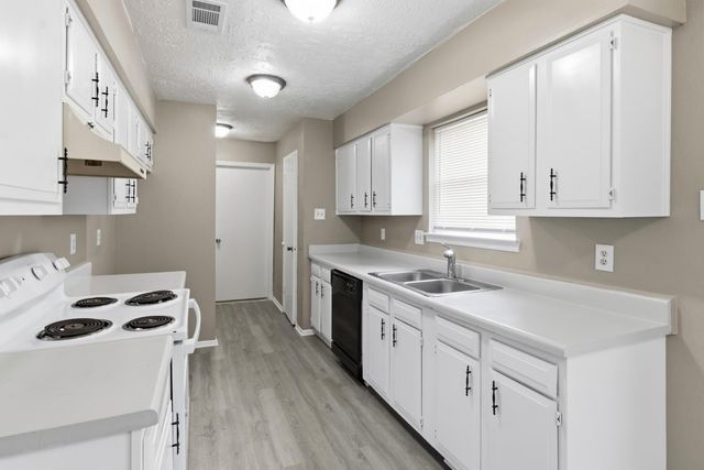 4550 Chestergate Drive, Spring, TX 77373