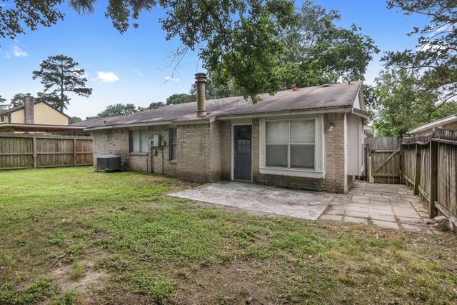 4550 Chestergate Drive, Spring, TX 77373