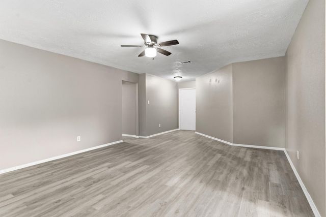 4550 Chestergate Drive, Spring, TX 77373