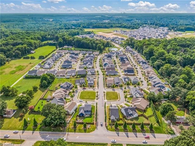 1640 Cross Village Avenue, Kernersville, NC 27284