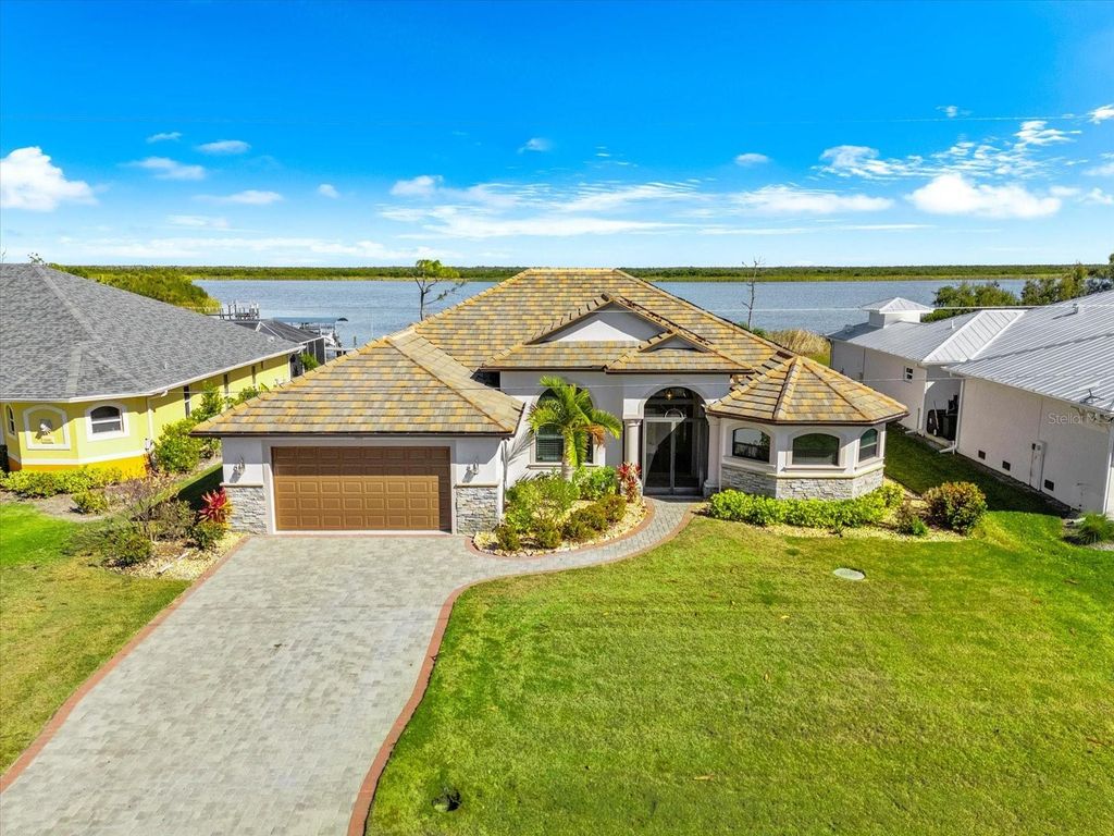 Image 3 of property listing at 9614 SHELBURNE CIRCLE, Port Charlotte, FL 33981