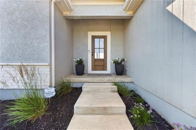 18702 Theden Street, Spring Hill, KS 66083