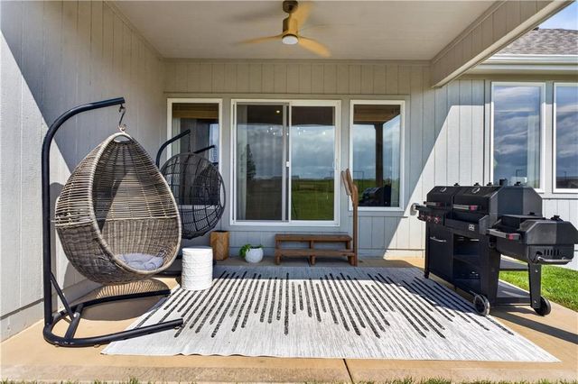 18702 Theden Street, Spring Hill, KS 66083