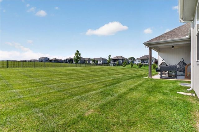 18702 Theden Street, Spring Hill, KS 66083