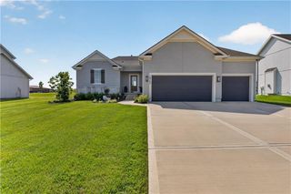 18702 Theden Street, Spring Hill, KS 66083