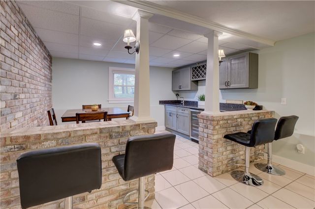 181 Heritage Drive, Warwick, RI 02818