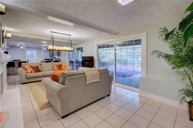 181 Heritage Drive, Warwick, RI 02818