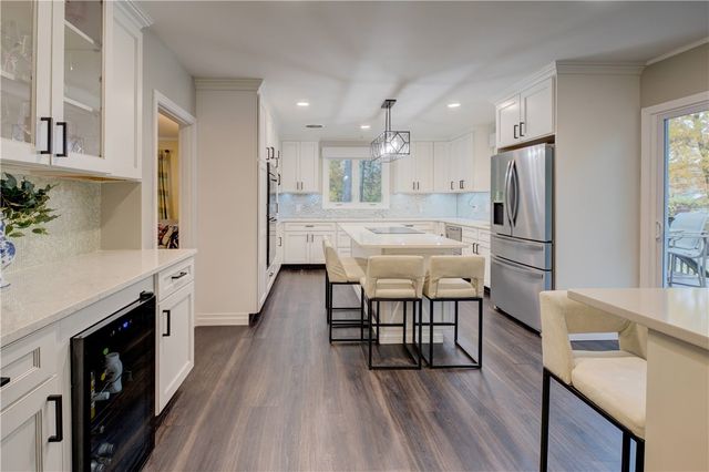 181 Heritage Drive, Warwick, RI 02818