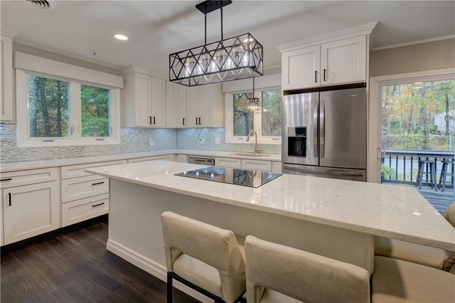 181 Heritage Drive, Warwick, RI 02818