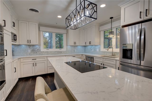 181 Heritage Drive, Warwick, RI 02818