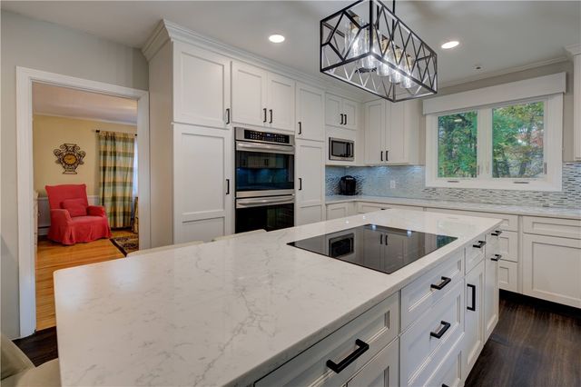 181 Heritage Drive, Warwick, RI 02818