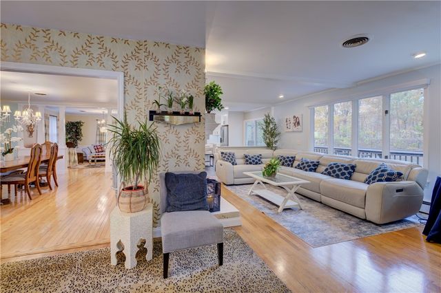 181 Heritage Drive, Warwick, RI 02818