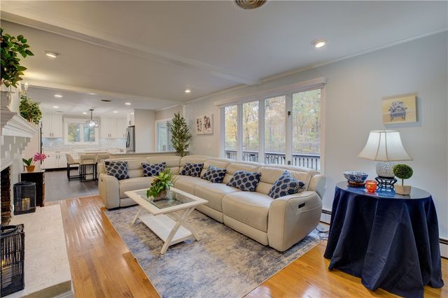 181 Heritage Drive, Warwick, RI 02818