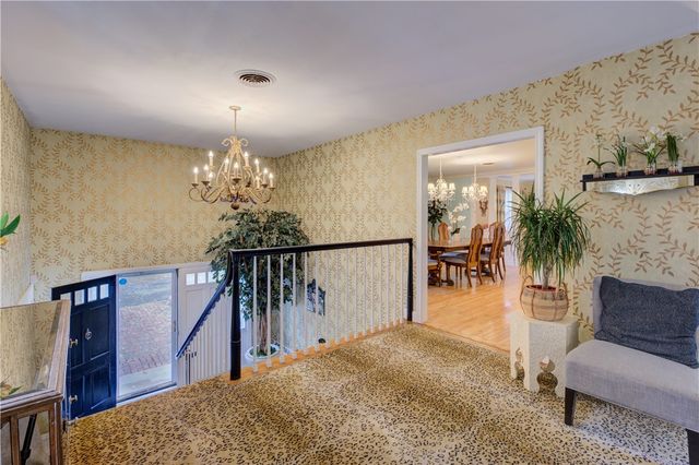 181 Heritage Drive, Warwick, RI 02818