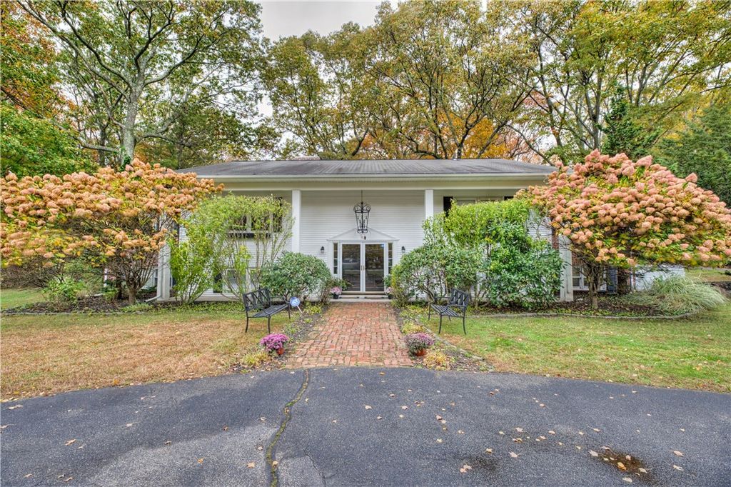 181 Heritage Drive, Warwick, RI 02818