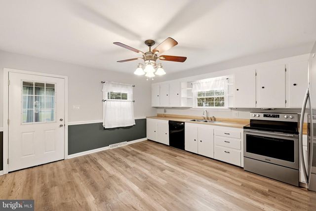 427 WOODBURY AVE, Martinsburg, WV 25404