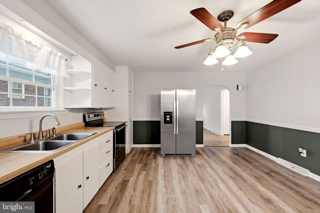 427 WOODBURY AVE, Martinsburg, WV 25404