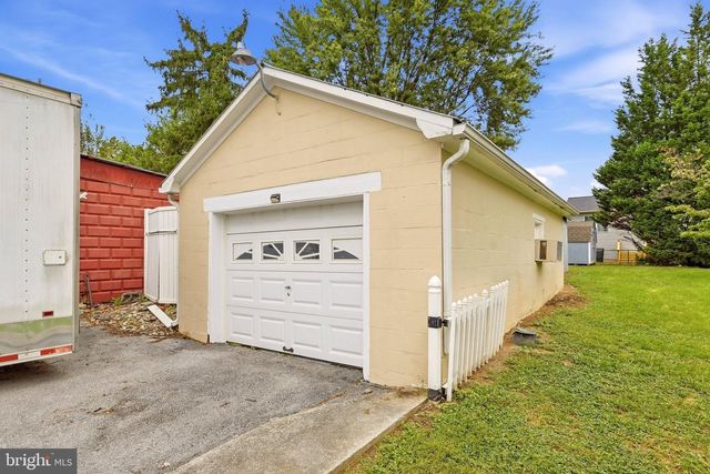 427 WOODBURY AVE, Martinsburg, WV 25404