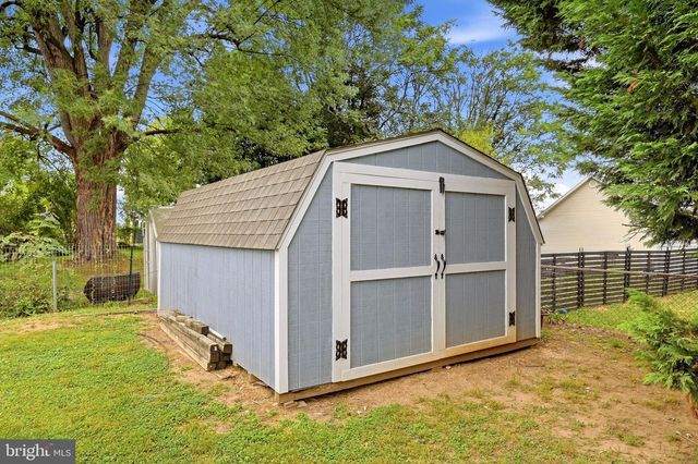 427 WOODBURY AVE, Martinsburg, WV 25404